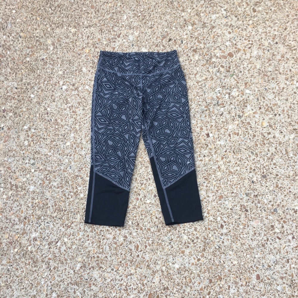 Girls dry fit capris